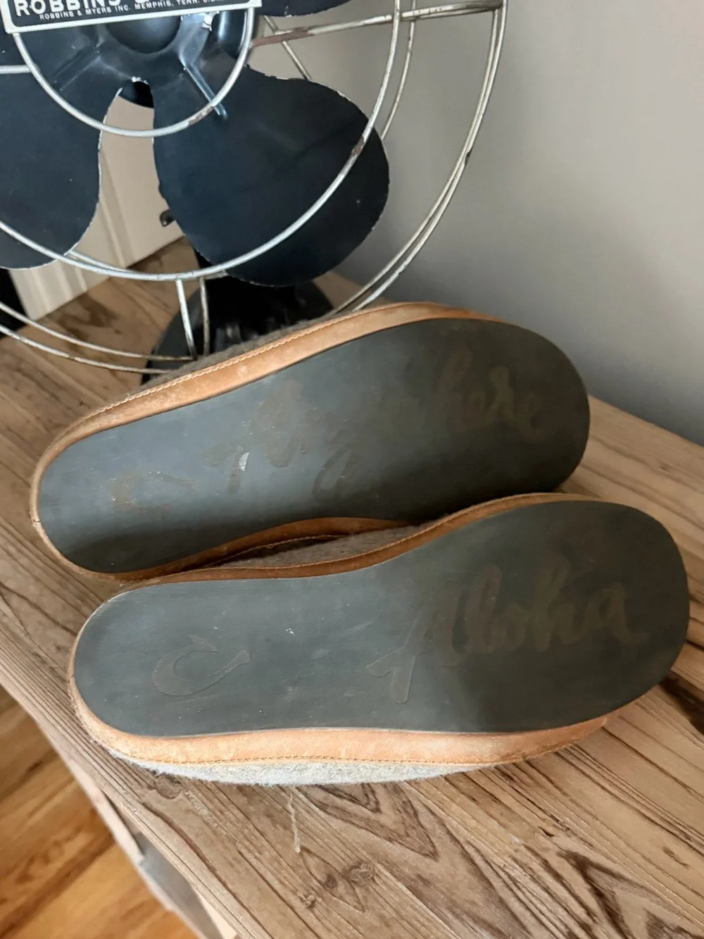 Olukai Moloa Kilohana Wool Lined Rubber Sole Slippers Slides Tan Taupe Size 11